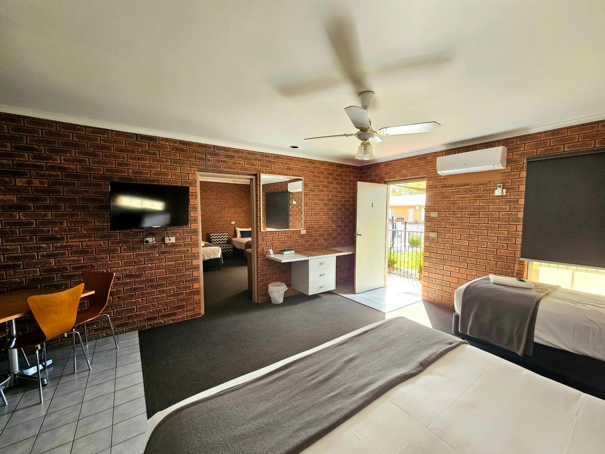 Bridge Motor Inn Tocumwal Extérieur photo