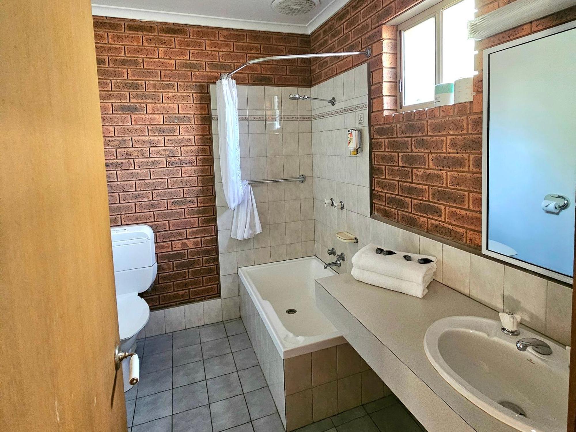 Bridge Motor Inn Tocumwal Extérieur photo