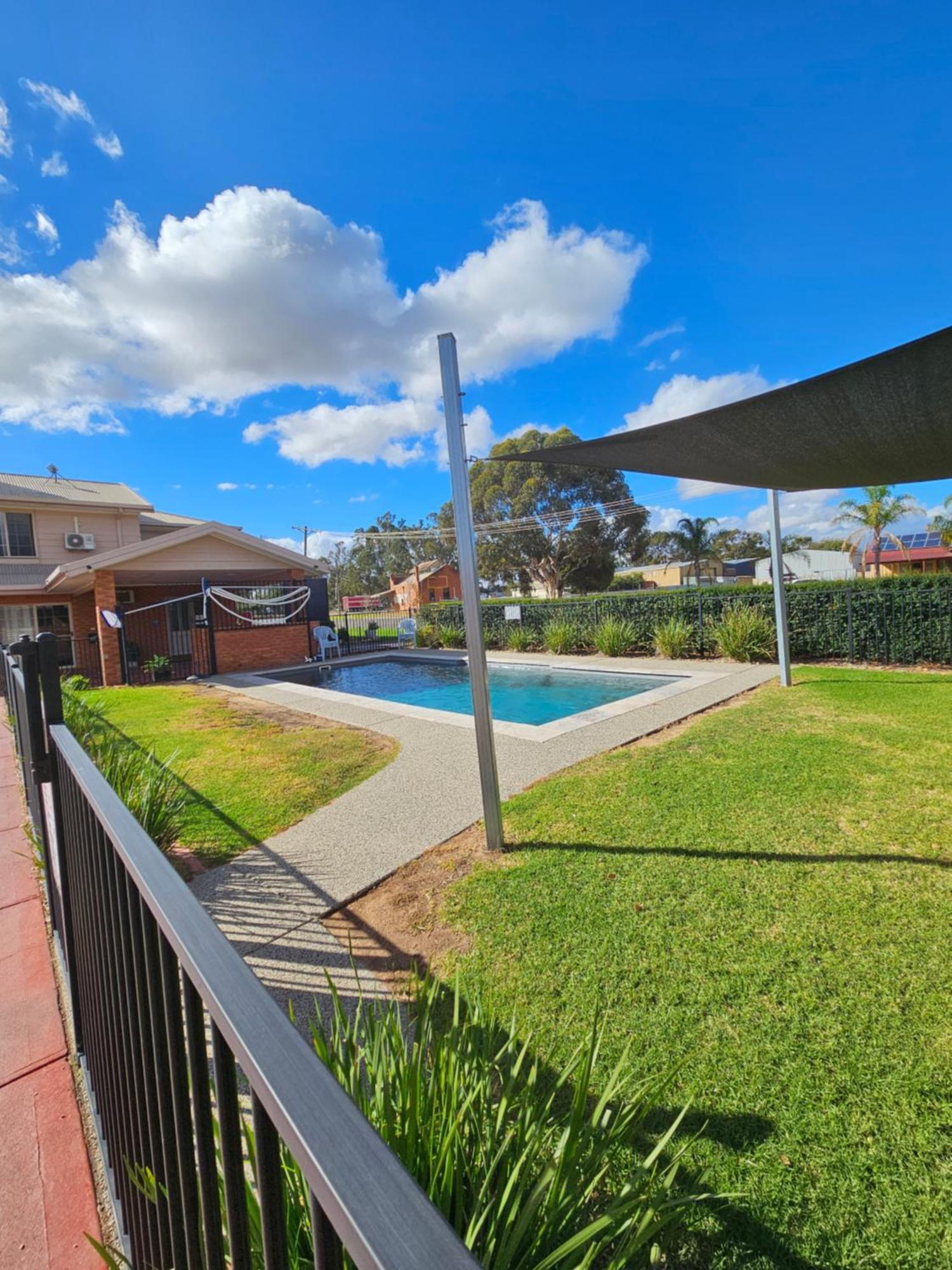 Bridge Motor Inn Tocumwal Extérieur photo